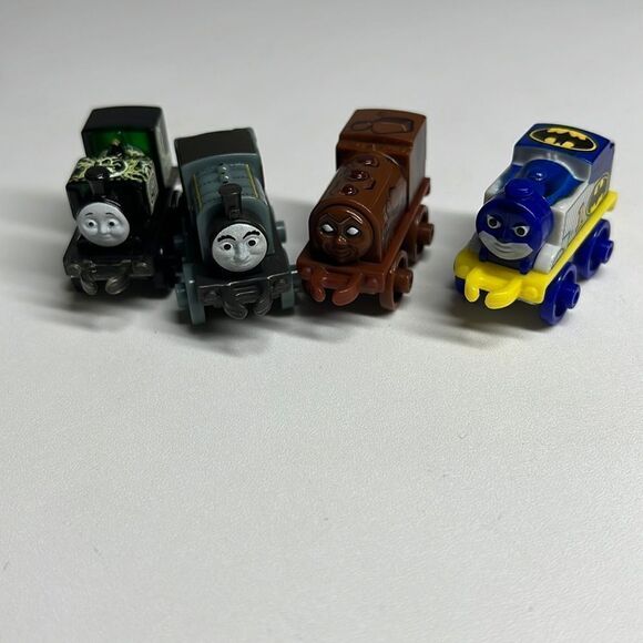 Thomas the Train DC Super Friends Character (4 Pack) - Picture 1 of 8